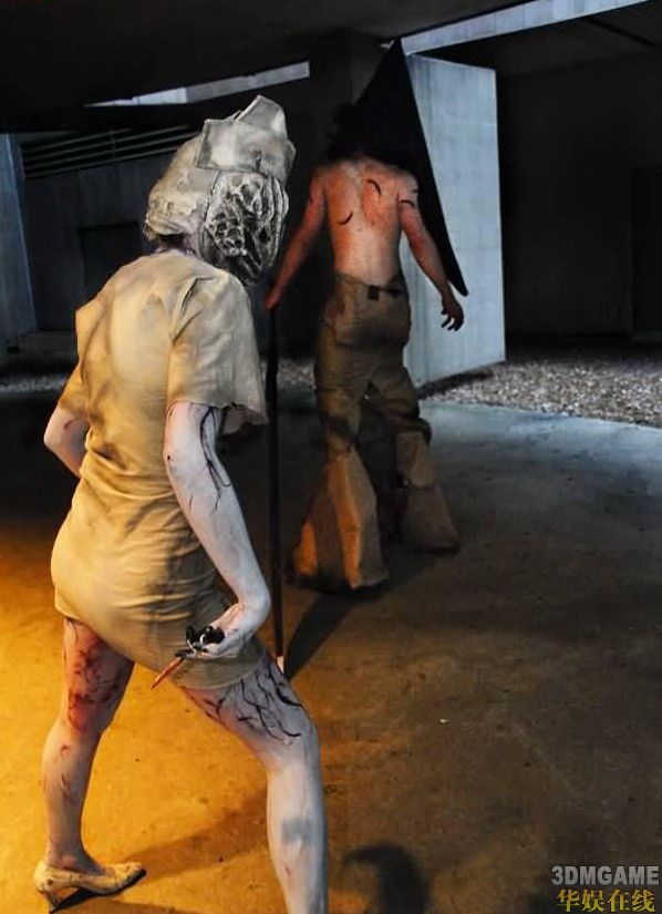 《寂静岭》恐怖护士 cosplay 护士和三角头_飞翔单机游戏网