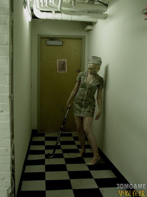 《寂静岭》恐怖护士 cosplay 护士和三角头_飞翔单机游戏网