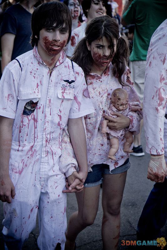 史上最逼真的僵尸cosplay盛典请慎入